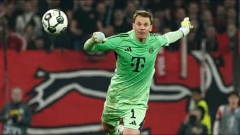Manuel Neuer suffers Bayern Munich injury scare in training