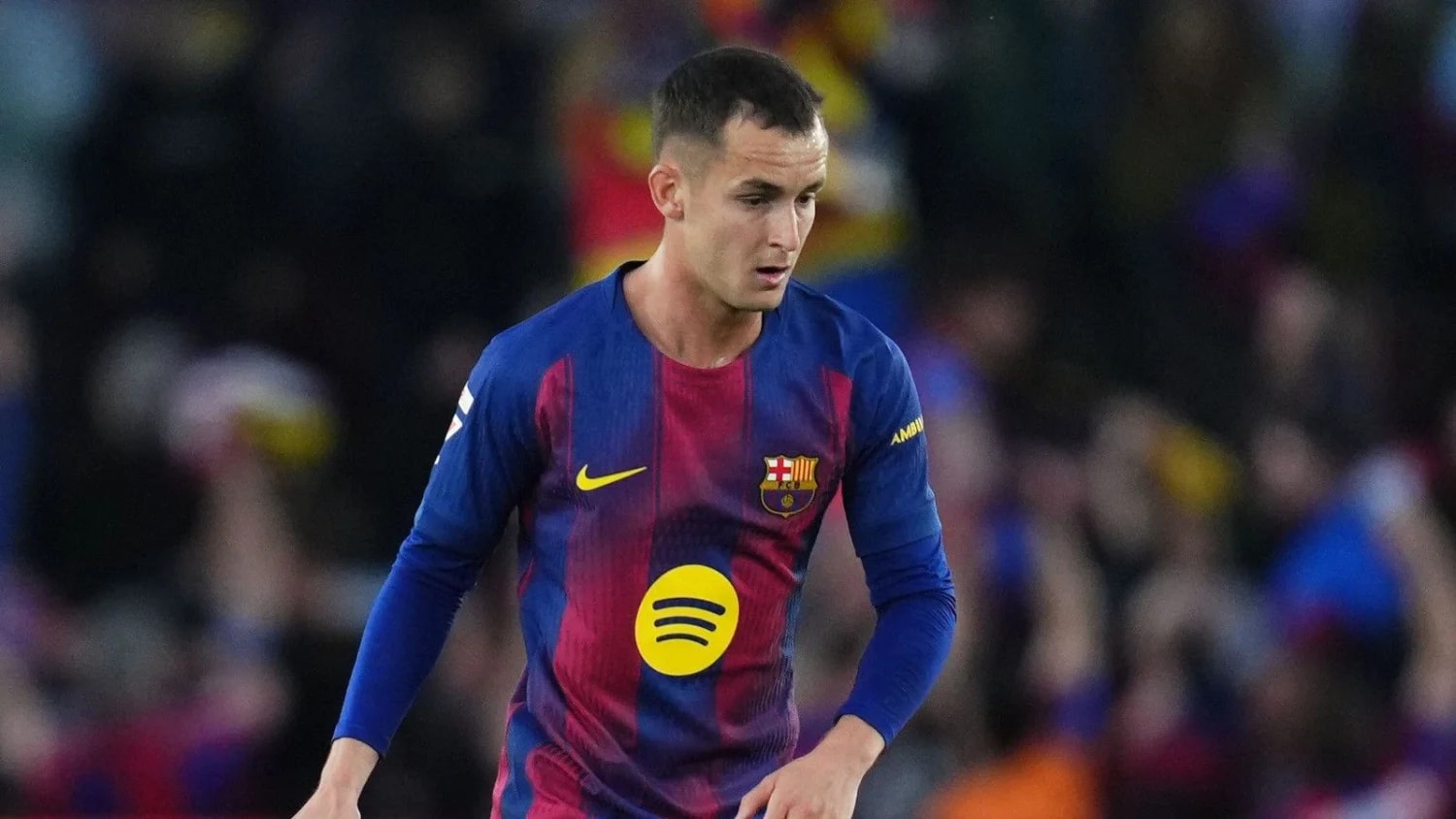 Barcelona midfielder Marc Casado moves on loan to Deportivo La Coruna