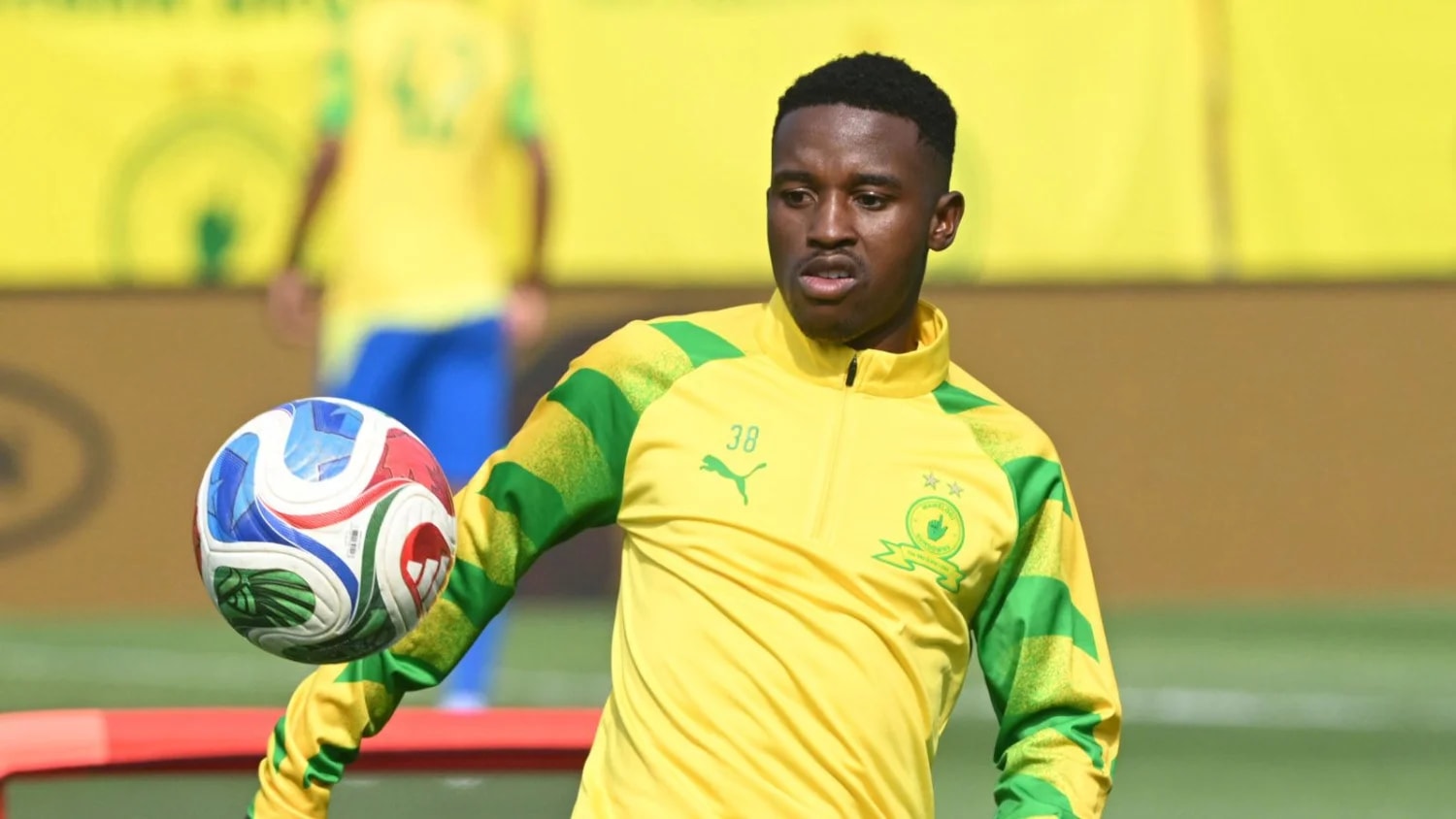 Why Miguel Cardoso prefers Siyanda Ndlovu on Sundowns' right flank Why Miguel Cardoso prefers Siyanda Ndlovu on Sundowns' right flank