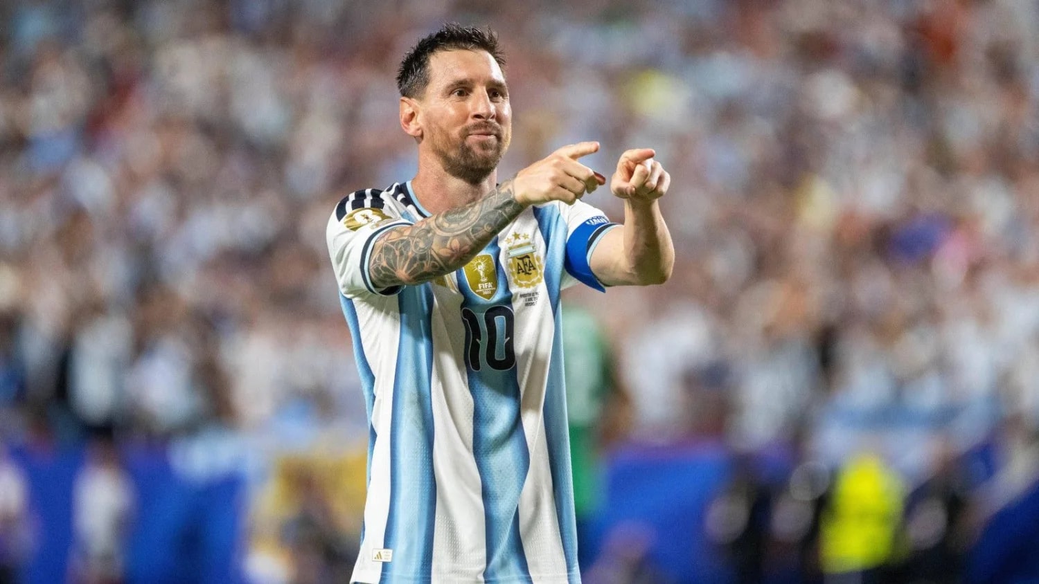 Lisandro Martinez urges Argentina to honour Lionel Messi with historic farewell Lisandro Martinez urges Argentina to honour Lionel Messi with historic farewell