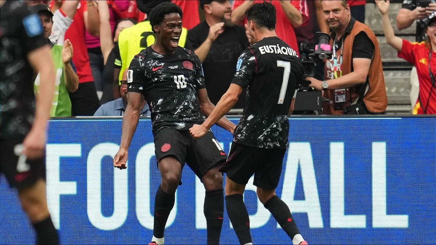 Canadian star David moves to Atletico Madrid from Juventus Canadian star David moves to Atletico Madrid from Juventus