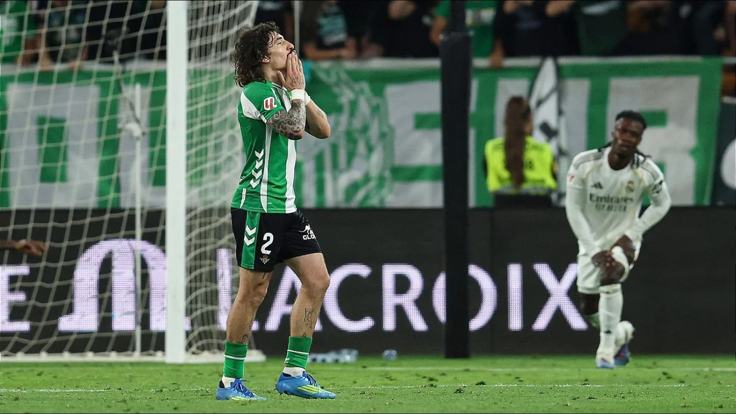 Hector Bellerin strikes late to deny Real Madrid victory