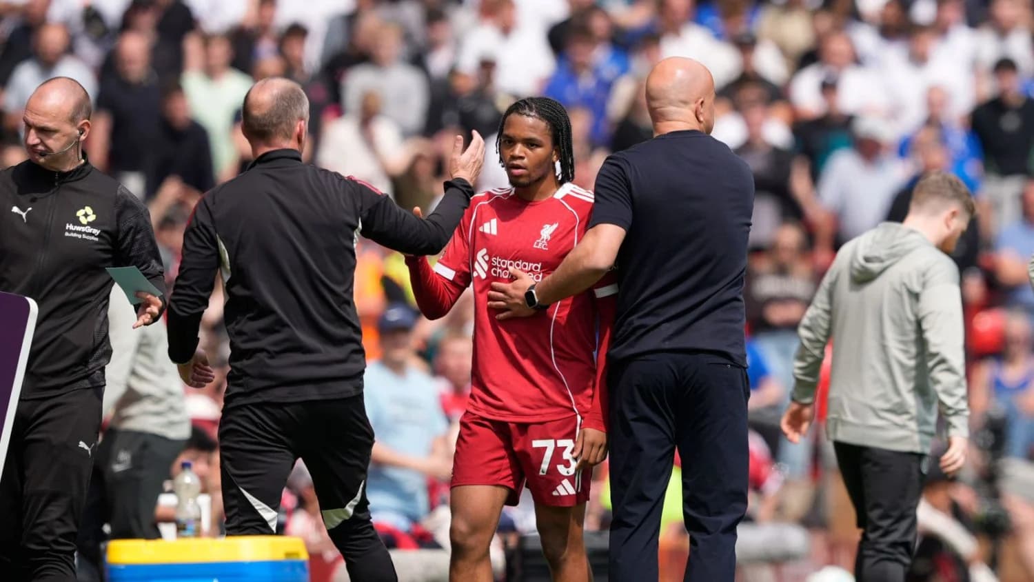 Arne Slot defends Rio Ngumoha substitution as Liverpool frustrations spill over in Chelsea draw