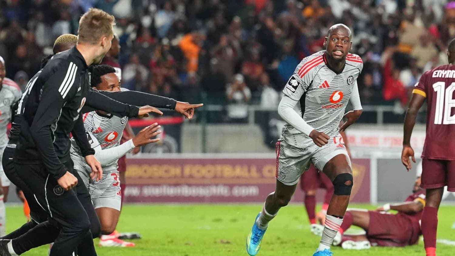 Orlando Pirates keep Betway Premiership title hopes alive with win in Cape Town