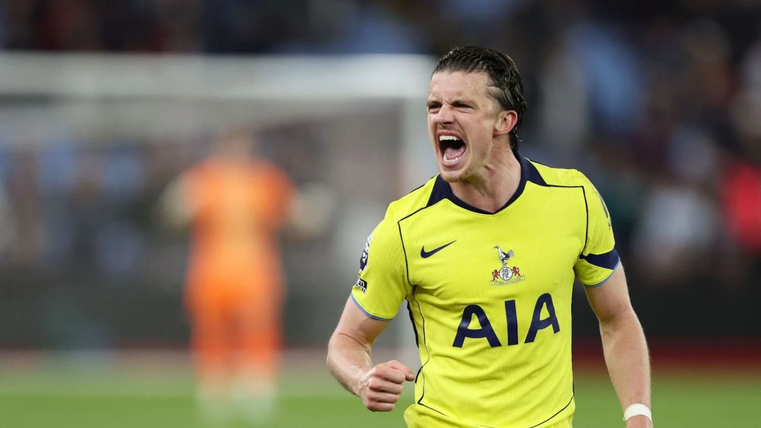 Roberto De Zerbi hails '12th man' Conor Gallagher as Tottenham climb out of relegation zone