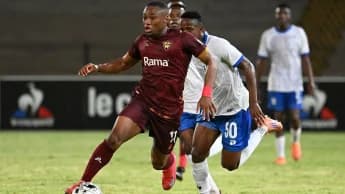 Kaizer Chiefs confirm signing of 'exciting' Langelihle Phili from Stellenbosch Kaizer Chiefs confirm signing of 'exciting' Langelihle Phili from Stellenbosch
