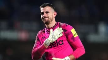 Tottenham sign experienced goalkeeper Martin Dubravka after Burnley exit