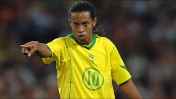 Brazil icon Ronaldinho makes shock football comeback Brazil icon Ronaldinho makes shock football comeback