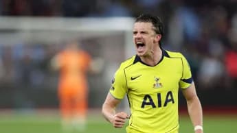 Roberto De Zerbi hails '12th man' Conor Gallagher as Tottenham climb out of relegation zone