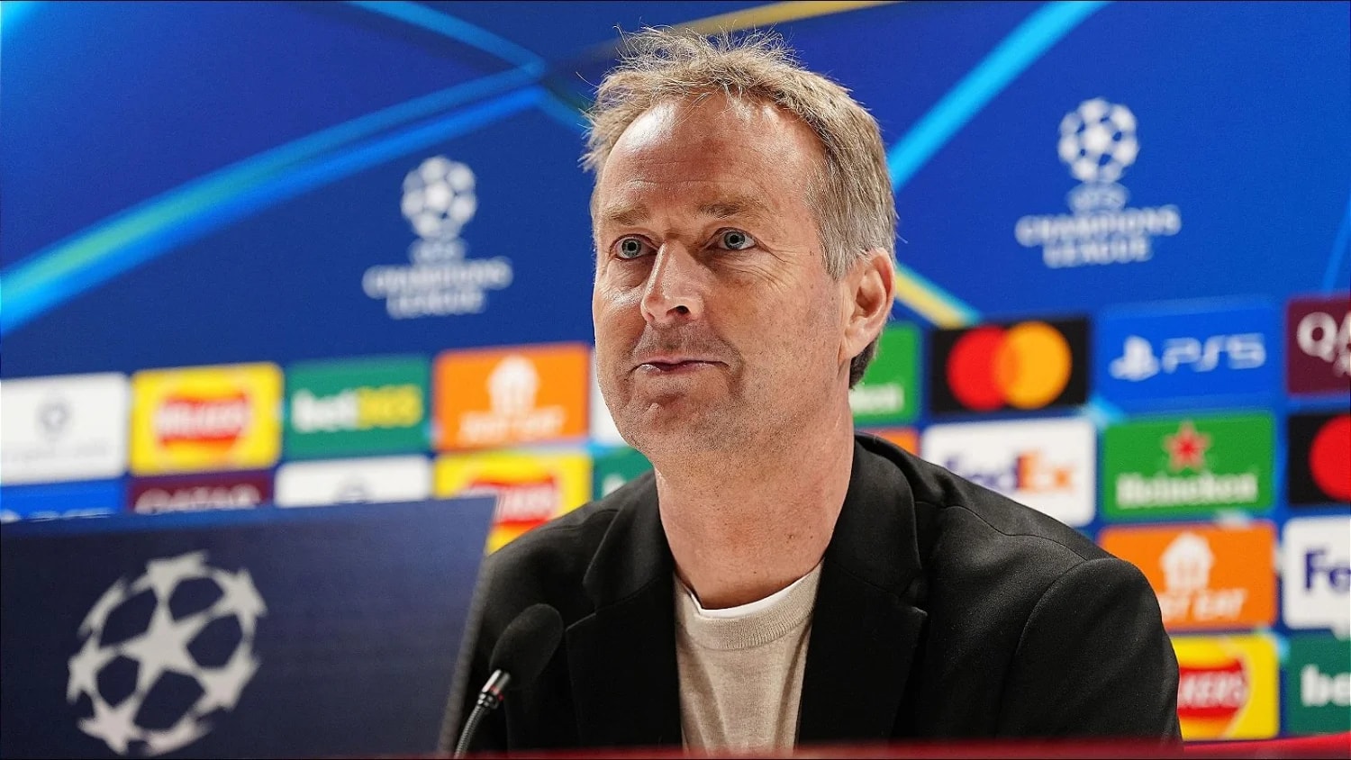 Kasper Hjulmand bids emotional farewell to Bayer Leverkusen