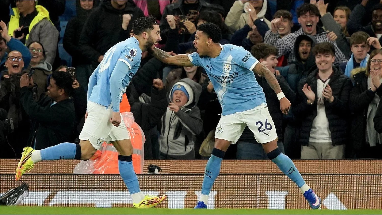 Man City keep title challenge alive with Crystal Palace victory