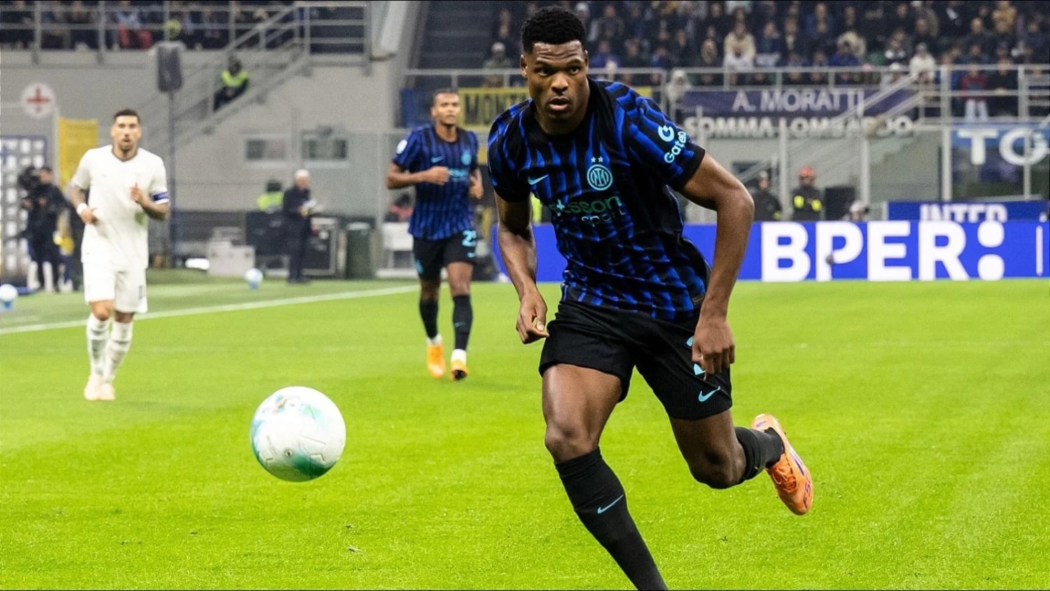 Dumfries set for Real Madrid unveiling after completing switch from Inter Dumfries set for Real Madrid unveiling after completing switch from Inter