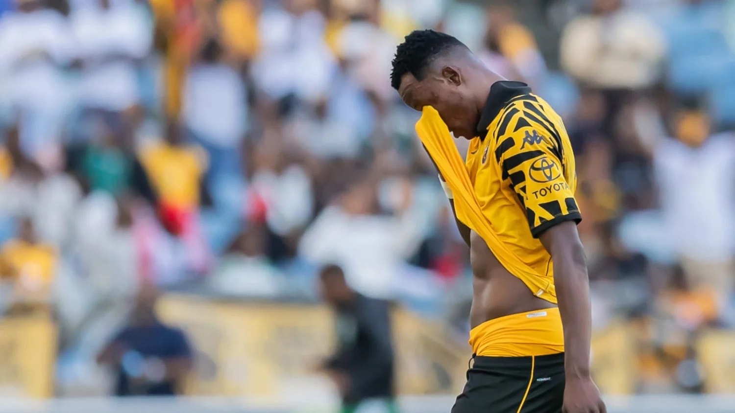 Kaizer Chiefs co-coach Cedric Kaze reflects on "unfortunate" situation following Glody Lilepo red