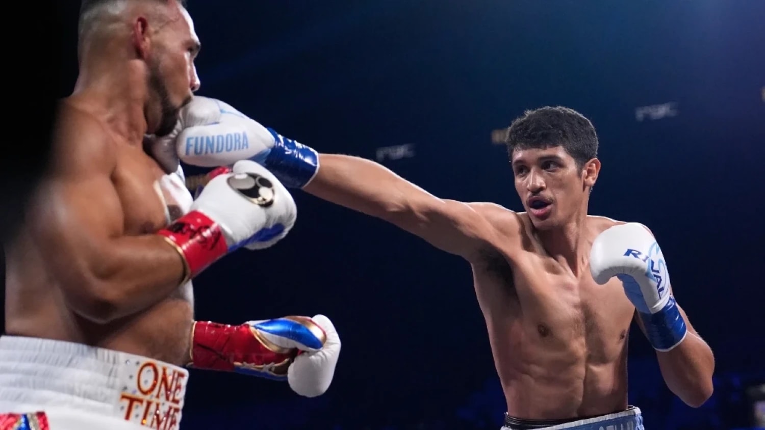 Fundora batters Thurman to retain WBC title and seize control of super-welterweight division Fundora batters Thurman to retain WBC title and seize control of super-welterweight division