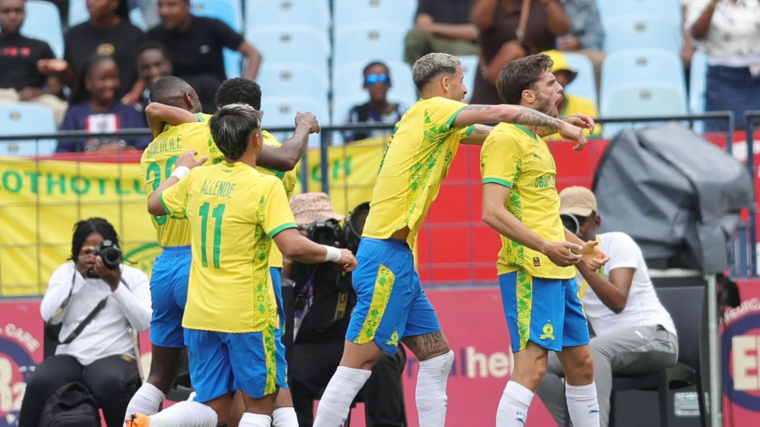 Nuno Santos reveals why he chose to play for Mamelodi Sundowns Nuno Santos reveals why he chose to play for Mamelodi Sundowns