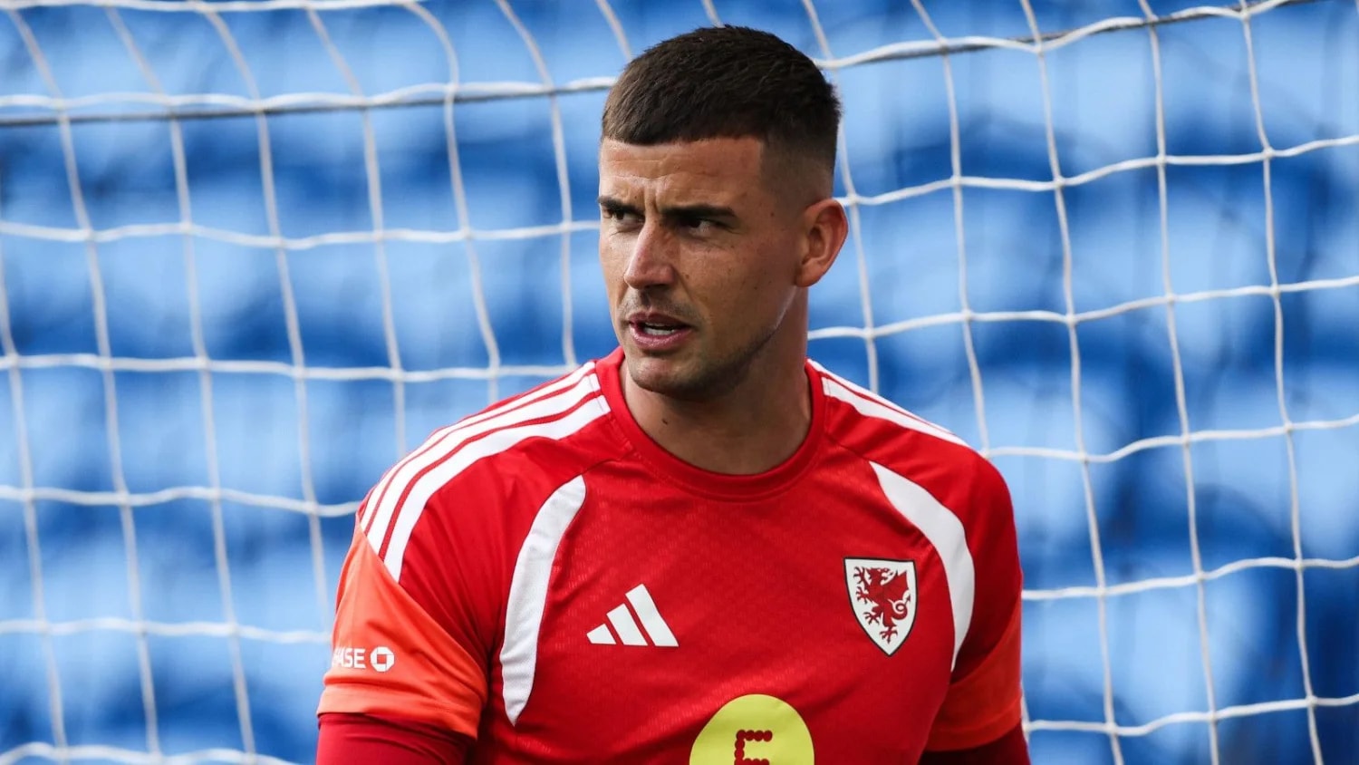 Goalkeeper Karl Darlow joins Man Utd after Leeds exit Goalkeeper Karl Darlow joins Man Utd after Leeds exit