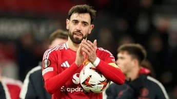 Roy Keane reveals he had 'lovely chat' with Man United captain Bruno Fernandes Roy Keane reveals he had 'lovely chat' with Man United captain Bruno Fernandes