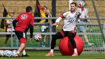 'Fit' Manuel Neuer back in Germany training camp ahead of World Cup 'Fit' Manuel Neuer back in Germany training camp ahead of World Cup